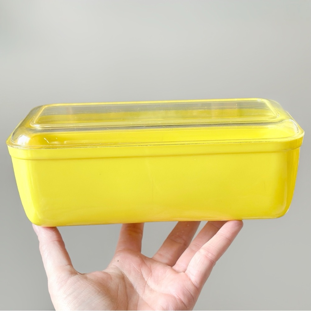 Vintage Lustroware Plastic Refrigerator Dish Yellow with Clear Lid Retro MCM 8”